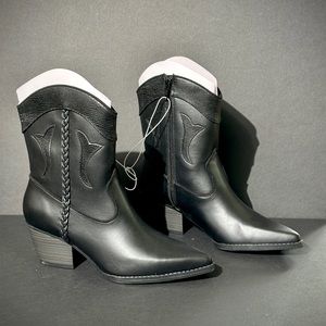 Universal thread western boot